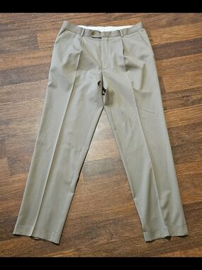 HUGO BOSS mens dress pants SIZE 36x34 COLOR Tan CP26